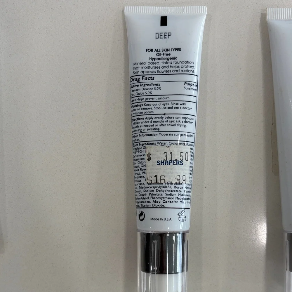 Makeup that has sunscreen in it White Mineral Tinted Sunscreen Set